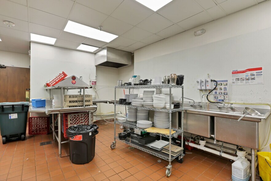 More Photos Of 301 Broadway, Lorain Hotel For Lease