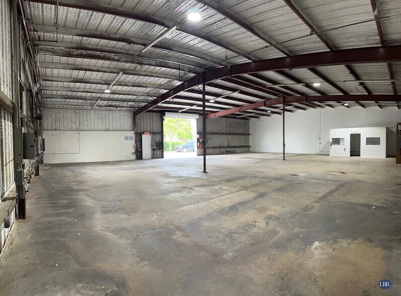 More Photos Of 618 Washburn Rd, Melbourne Manufacturing For Lease