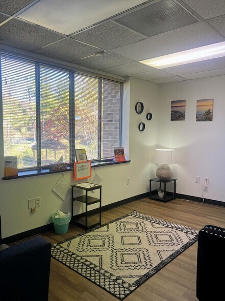 More Photos Of 2250 Murrell Rd, Lynchburg Office For Sale