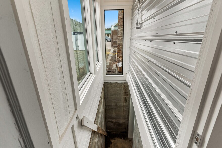 More Photos Of 218 5th Ave, Metaline Falls Storefront Retail Residential For Sale