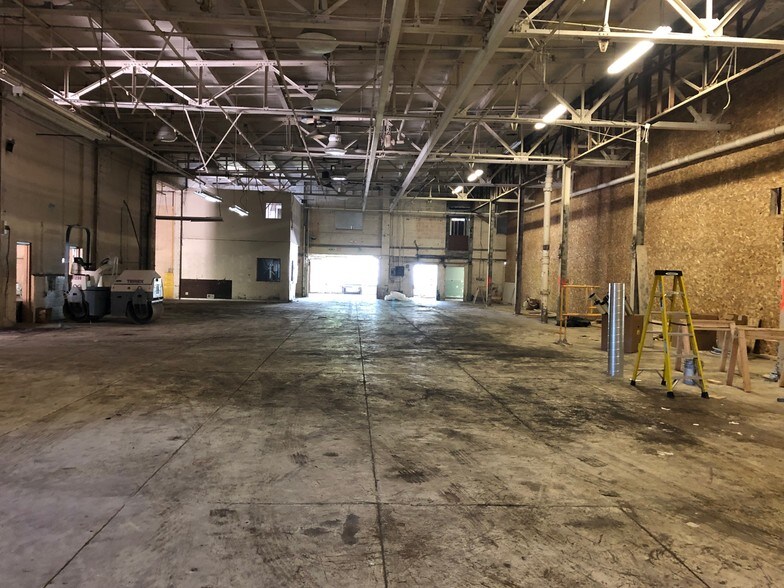 More Photos Of 400 Clinton St, Fayetteville Manufacturing For Lease