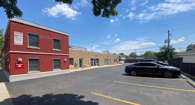 More Photos Of 105 E Burlington St, Riverside Office For Lease