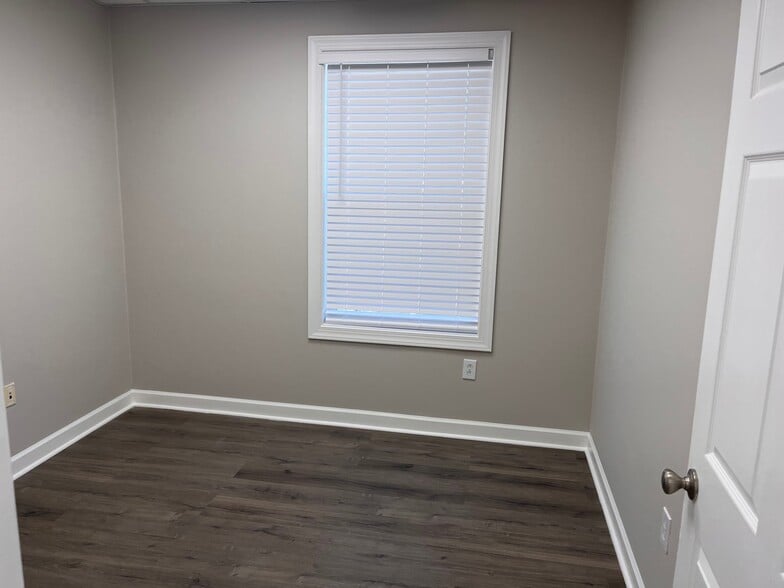 More Photos Of 18809 W Catawba Ave, Cornelius Medical For Lease
