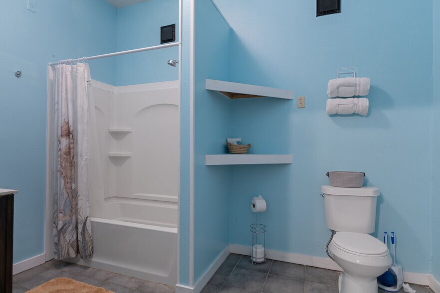 More Photos Of 8301 Congress St, Port Richey Flex For Sale