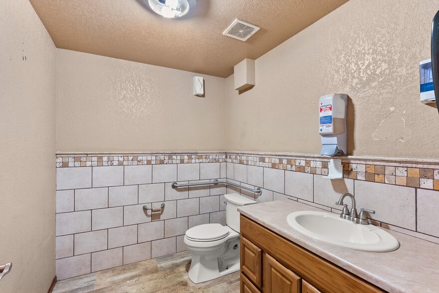 More Photos Of 281 Hamilton Rd N, Chehalis Warehouse For Sale