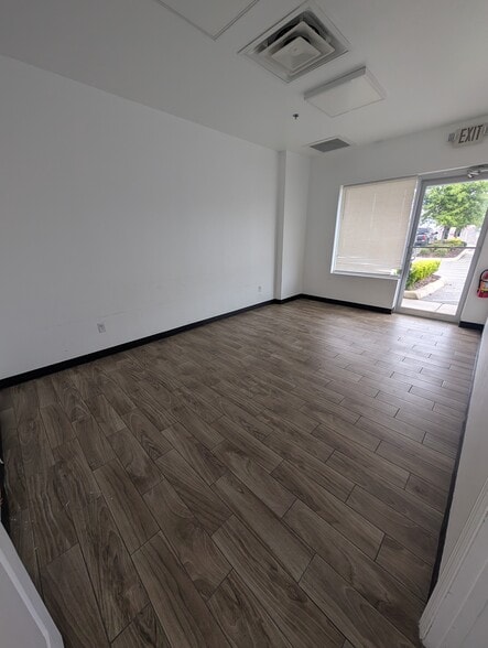 More Photos Of 1500 Tileston Rd, Saint Cloud Warehouse For Sale