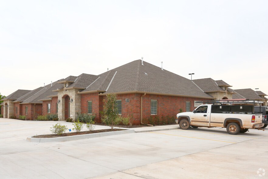 More Photos Of 2236 W Hefner Rd, Oklahoma City Office For Lease