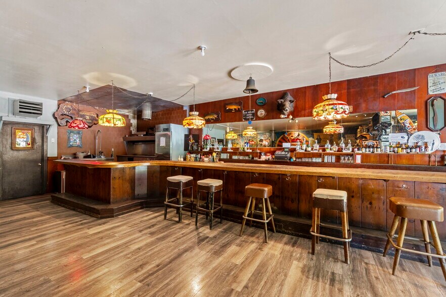 More Photos Of 12946 Avenue of the Giants, Myers Flat Storefront Retail Office For Sale