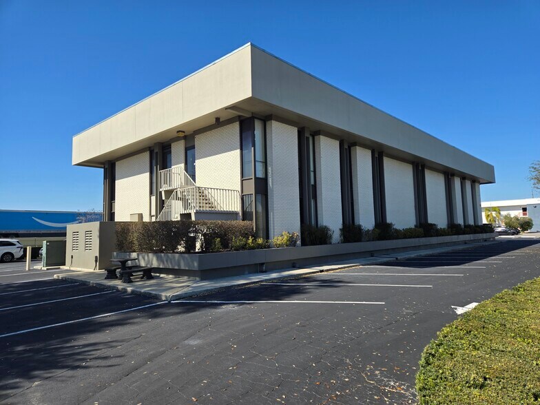 Primary Photo Of 445 N Wymore Rd, Winter Park Office For Lease