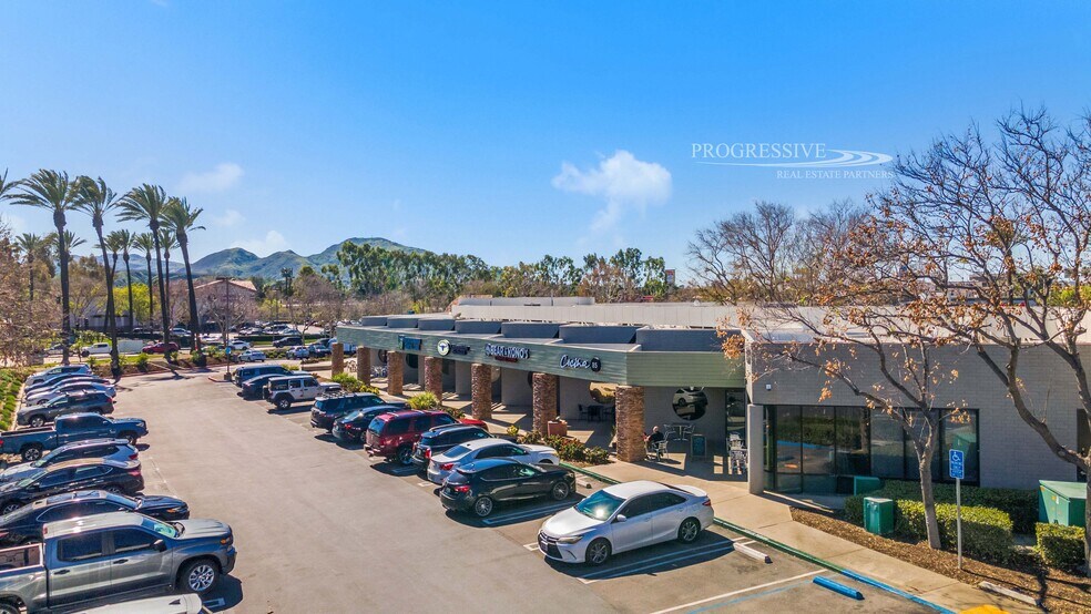 More Photos Of 420-424 E Hospitality Ln, San Bernardino Storefront For Sale