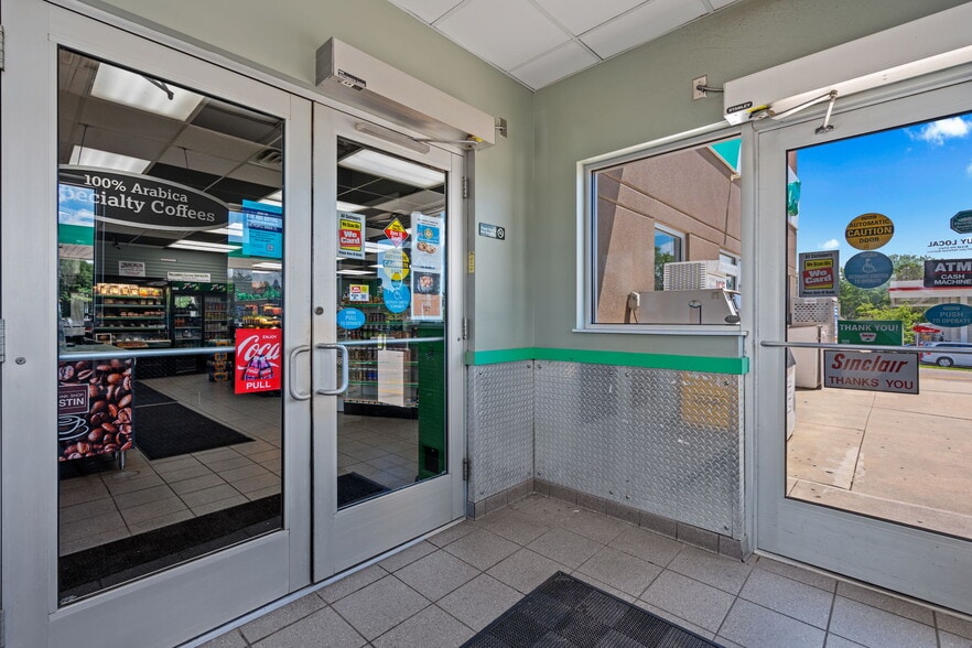 More Photos Of 1400 14th St NW, Austin Service Station For Sale