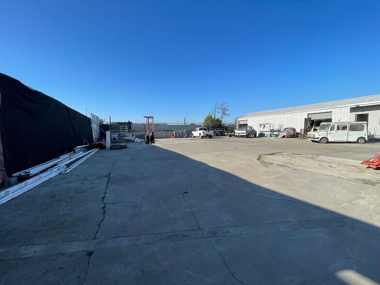 More Photos Of 5115 E 8th St, Oakland Warehouse For Sale