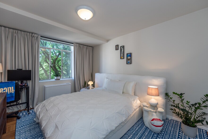 More Photos Of 2712 Wisconsin Ave NW, Washington Apartments For Sale