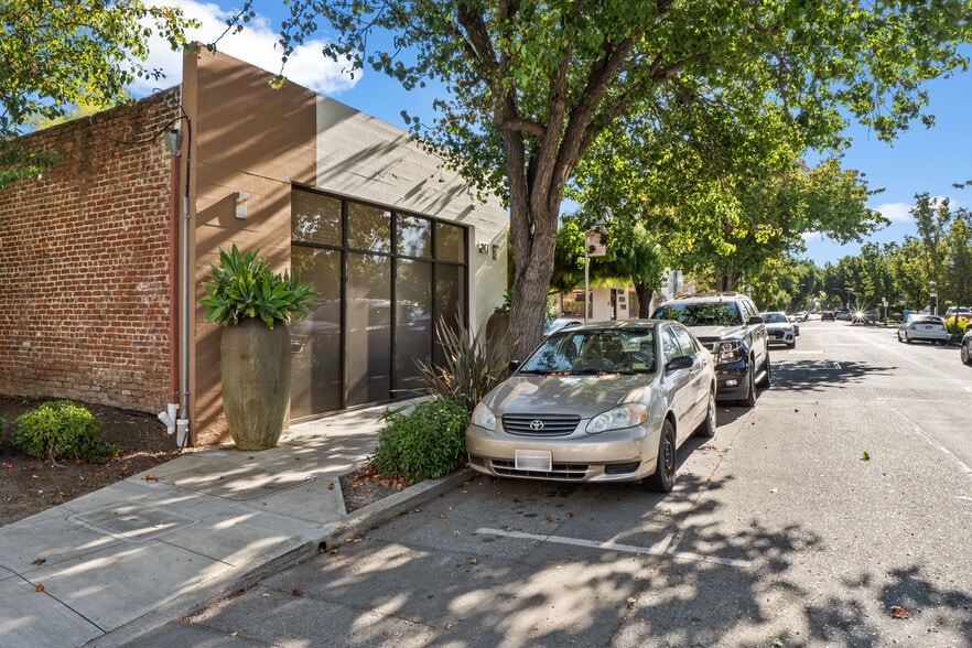 More Photos Of 247 High St, Palo Alto Office For Lease