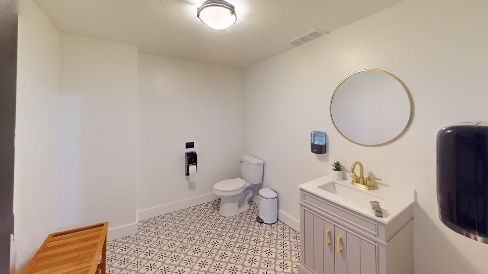 More Photos Of 312 Sycamore St, Greenville Storefront Retail Office For Sale