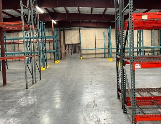 More Photos Of 1110 W Washington St, Paris Warehouse For Sale