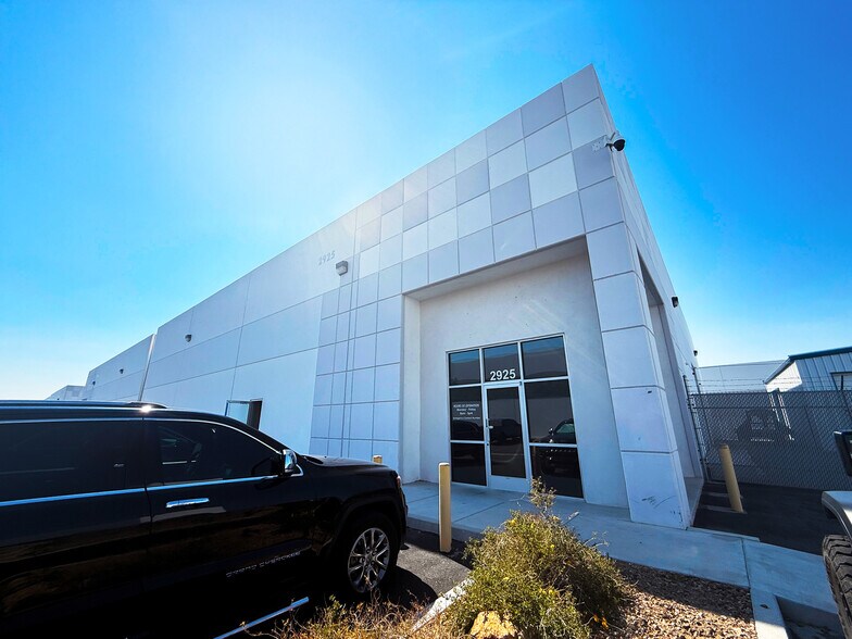 Primary Photo Of 2925 N Lamb Blvd, Las Vegas Warehouse For Lease