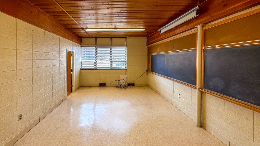 More Photos Of 223 E 5th St, Zumbrota Schools For Sale