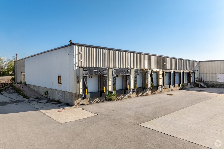 More Photos Of 724 Caledonia Rd, Toronto Warehouse For Lease