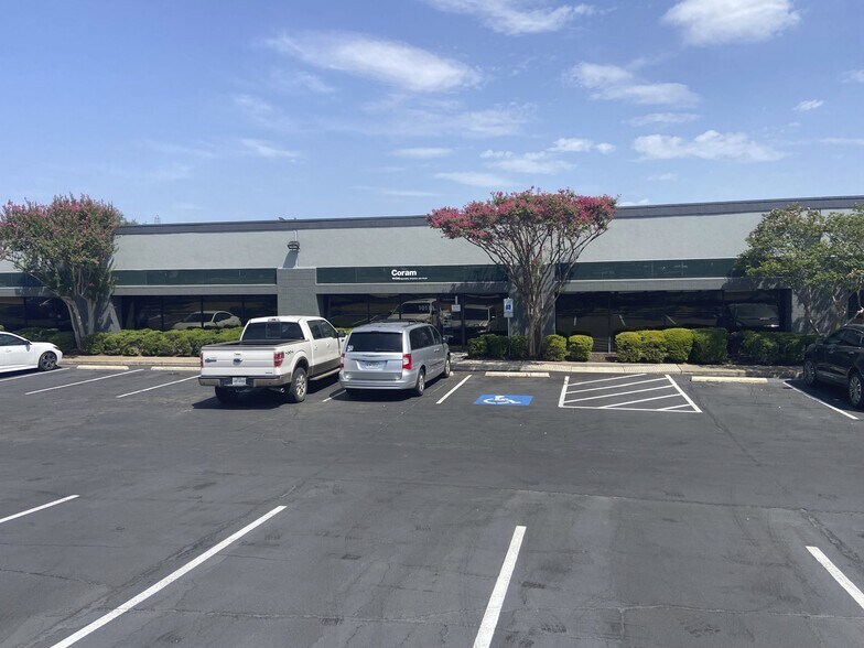 More Photos Of 10100-10146 Huebner Rd, San Antonio Research And Development For Lease