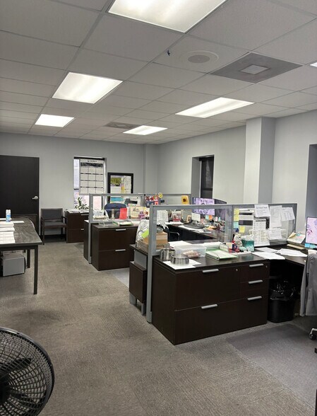 More Photos Of 3655 W Park Ave, Gray Industrial For Sale