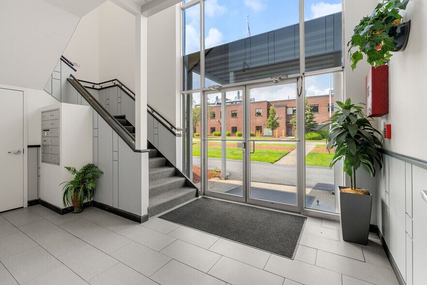 More Photos Of 4 Preston Ct, Bedford Office For Sale