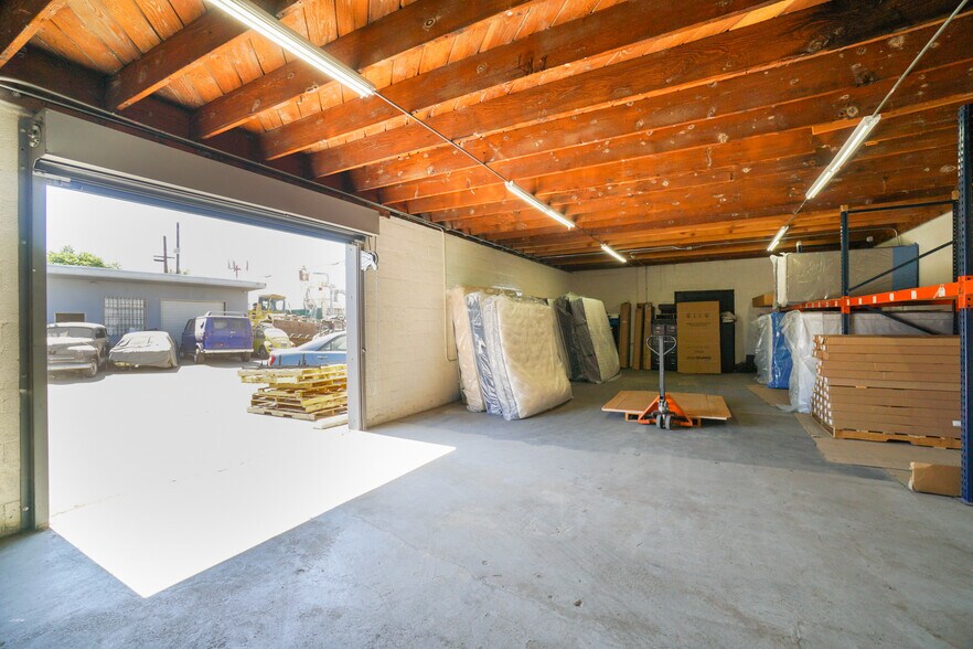 More Photos Of 7129-7133 Vineland Ave, North Hollywood Warehouse For Sale