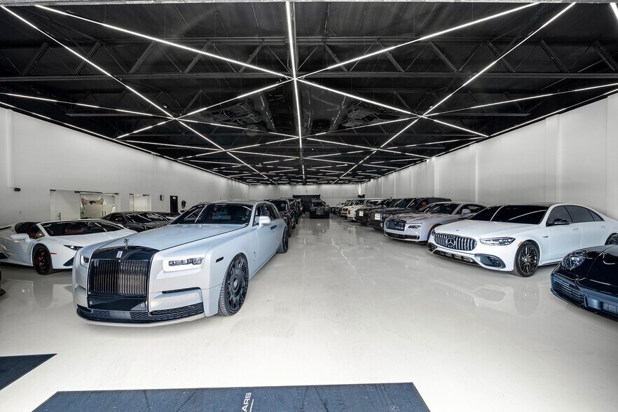 More Photos Of 8700 NW 7th Ave, Miami Warehouse For Sale
