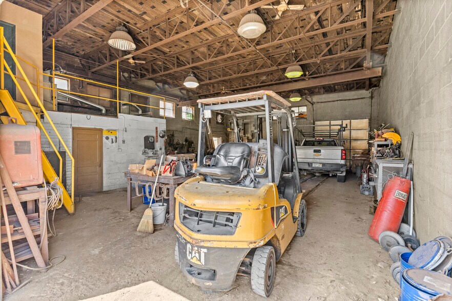 More Photos Of 16136 White Ave, Allen Park Warehouse For Sale