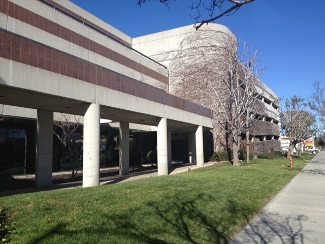 More Photos Of 10605 Balboa Blvd, Granada Hills Medical For Lease