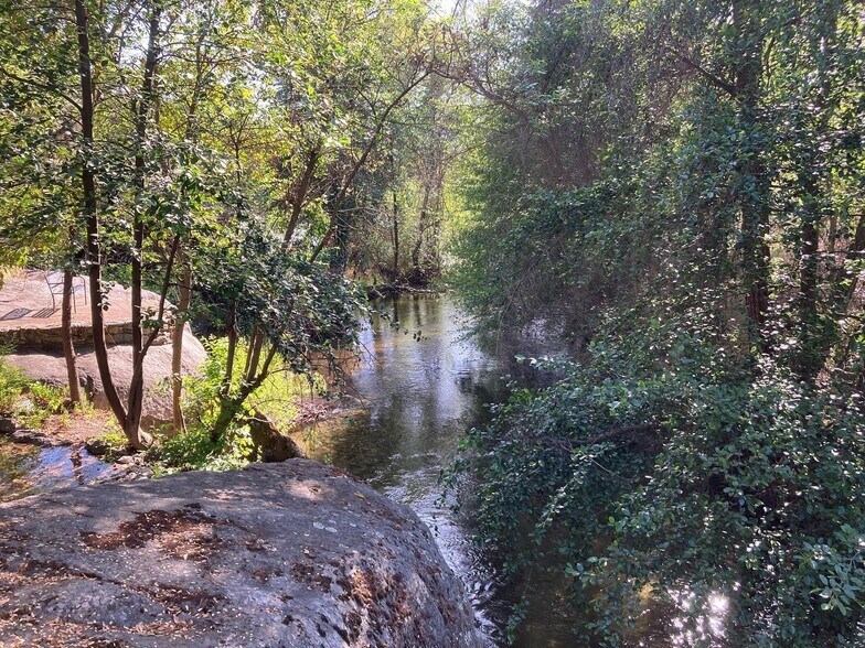 More Photos Of 42975 Sierra Dr, Three Rivers Hotel For Sale