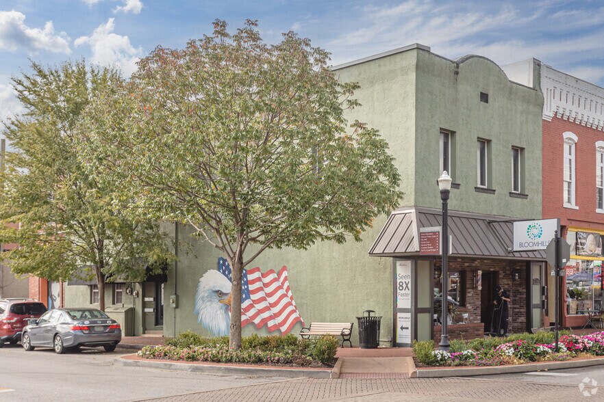 More Photos Of 116 E Central Ave, Bentonville Storefront Retail Residential For Sale