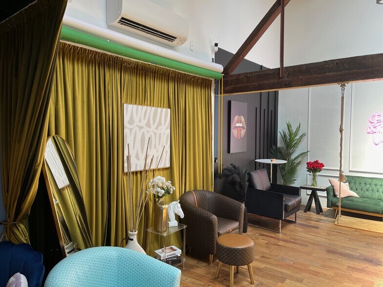 More Photos Of 310 Meserole St, Brooklyn Flex For Lease