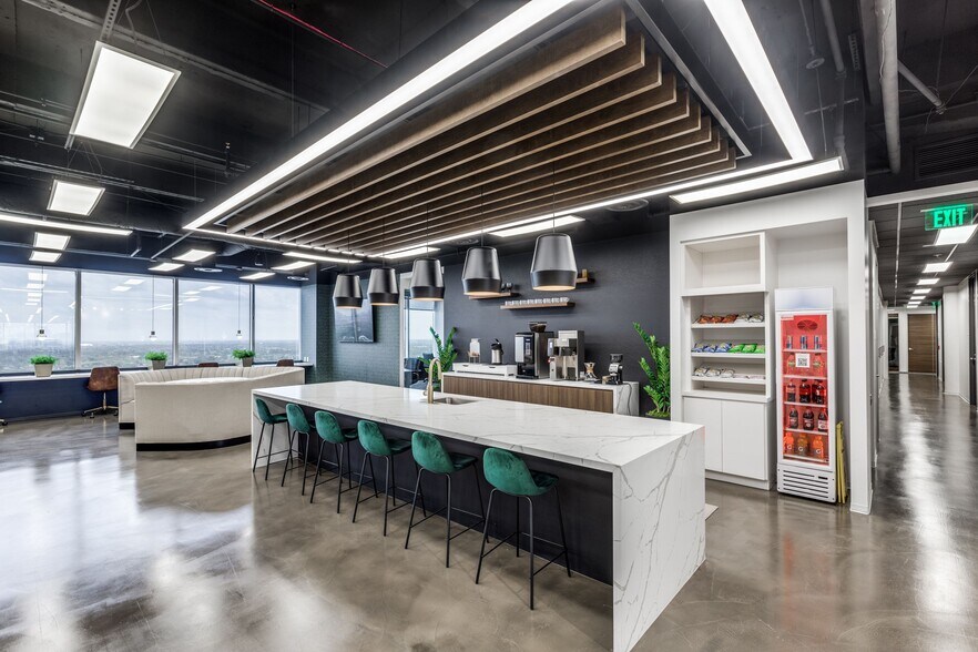 More Photos Of 24 Greenway Plz, Houston Office For Lease