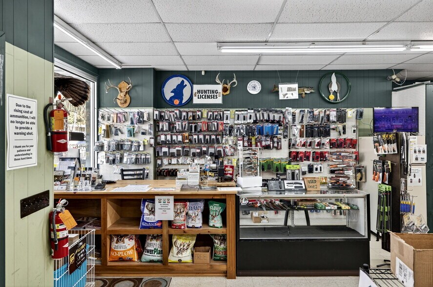 More Photos Of 23 W Main St, Canton Flex For Sale