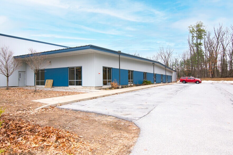 More Photos Of 3 Unlimited Dr, Saratoga Springs Office For Lease
