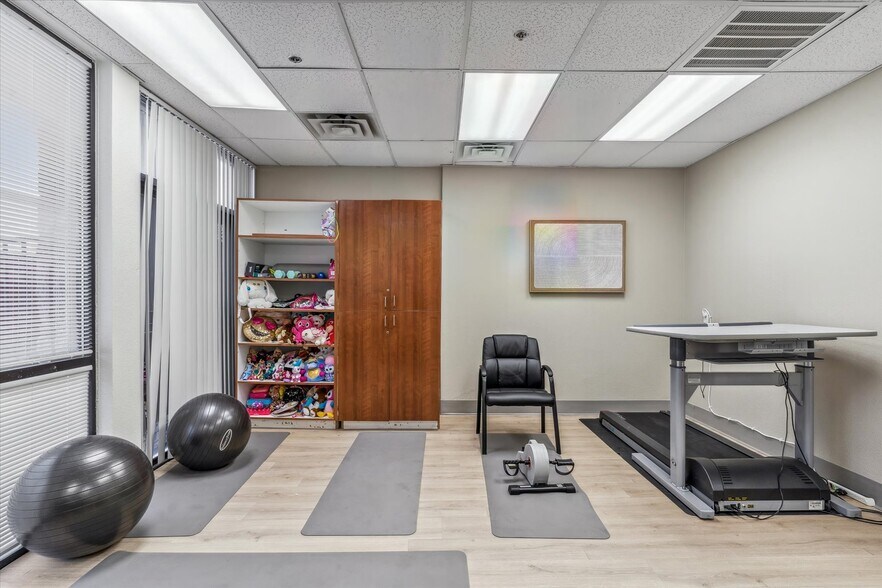 More Photos Of 4220 N 20th Ave, Phoenix Medical For Lease