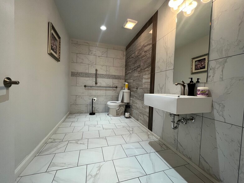 More Photos Of 12119 Johnson Dr, Shawnee Storefront For Sale