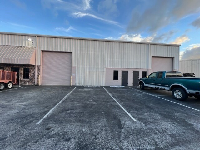 More Photos Of 1725 S Nova Rd, Daytona Beach Warehouse For Sale