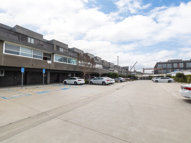 More Photos Of 215-237 California St, El Segundo Loft Creative Space For Sale