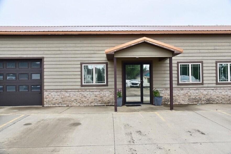 More Photos Of 102 E 6th Ave, Fort Pierre Office For Sale