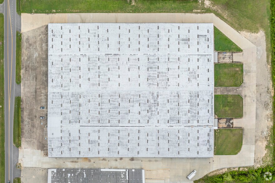 More Photos Of 847 W Main St, Lake City Warehouse For Lease