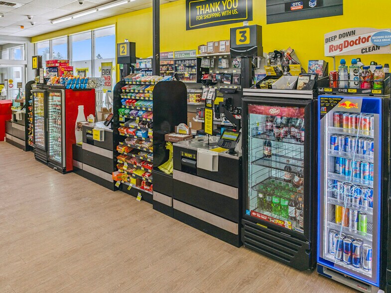 More Photos Of 331 E Center St, Juneau Storefront For Sale