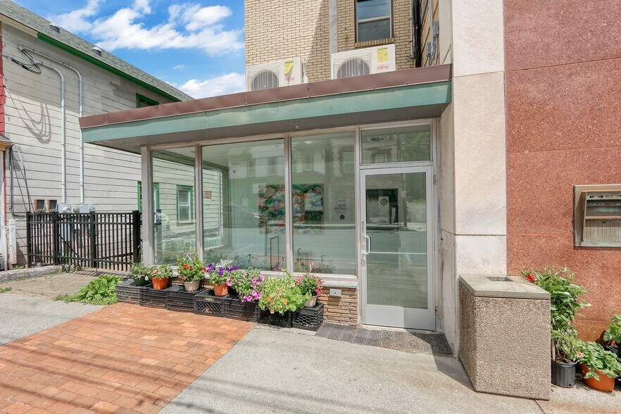 More Photos Of 59 N Main St, Liberty Loft Creative Space For Sale