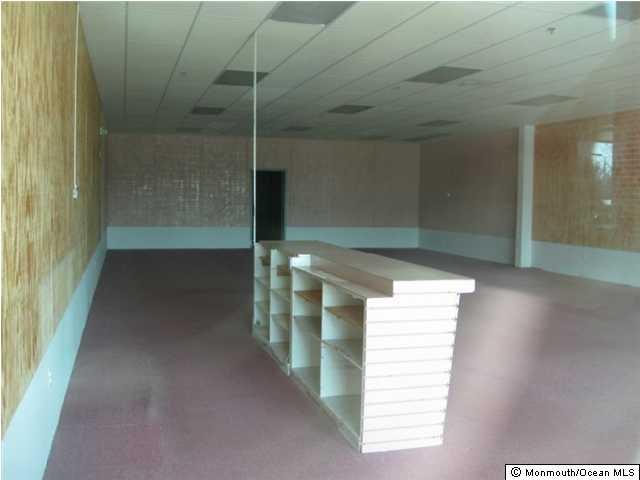 More Photos Of 912 W Bay Ave, Barnegat Storefront For Lease