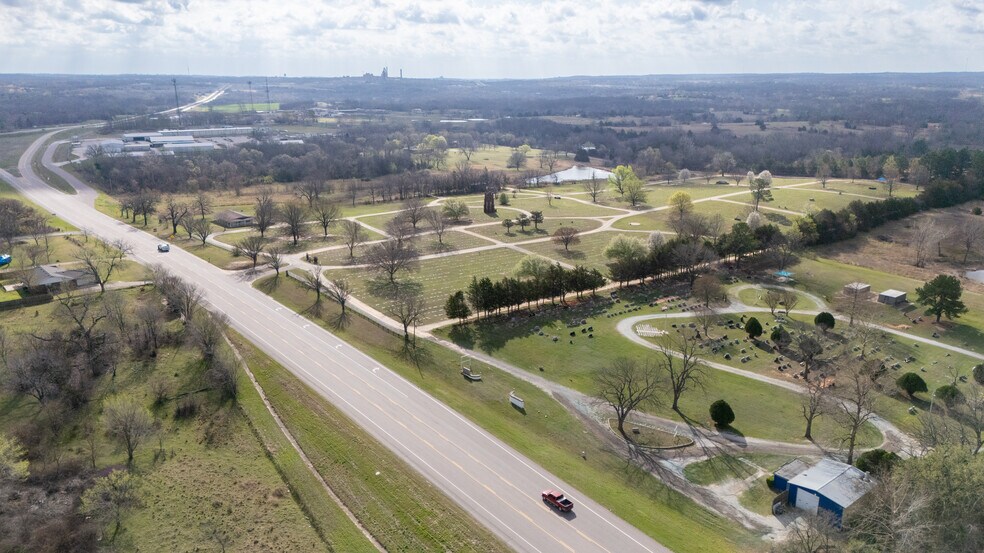 More Photos Of 12481 OK-19, Ada Cemetery Mausoleum For Sale