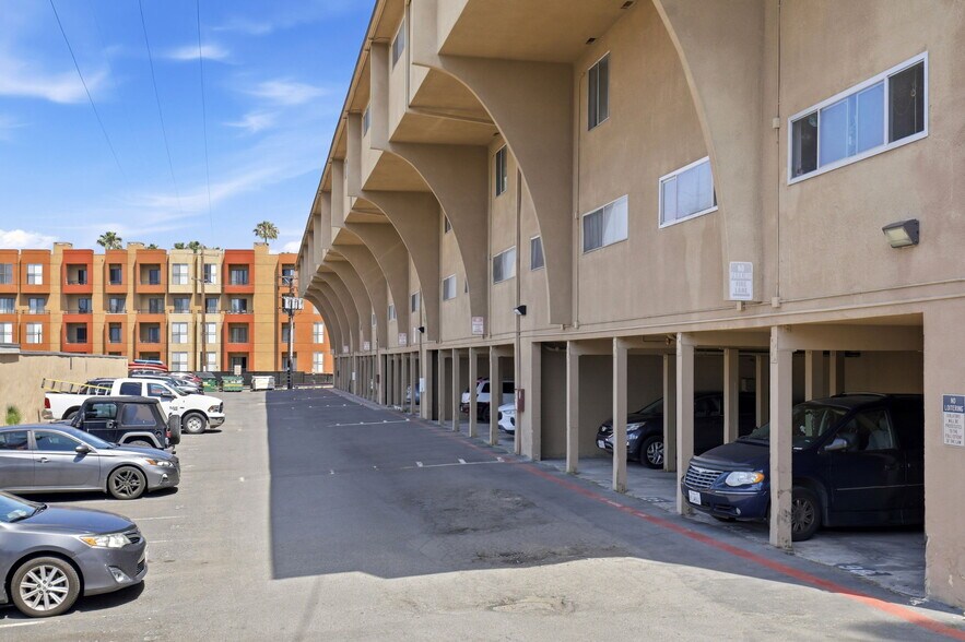 More Photos Of 4881 Rolando Ct, San Diego Apartments For Sale