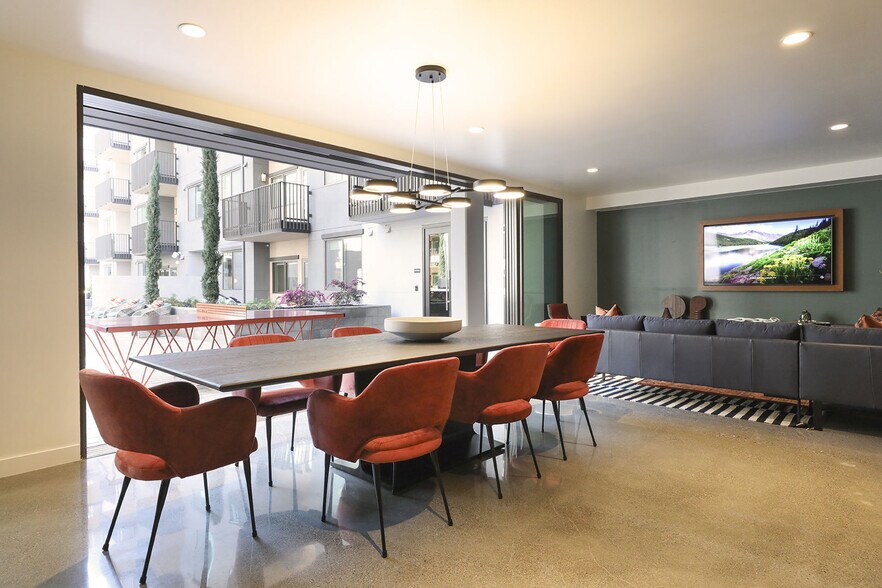 More Photos Of 1100 Webster St, Oakland Apartments For Lease