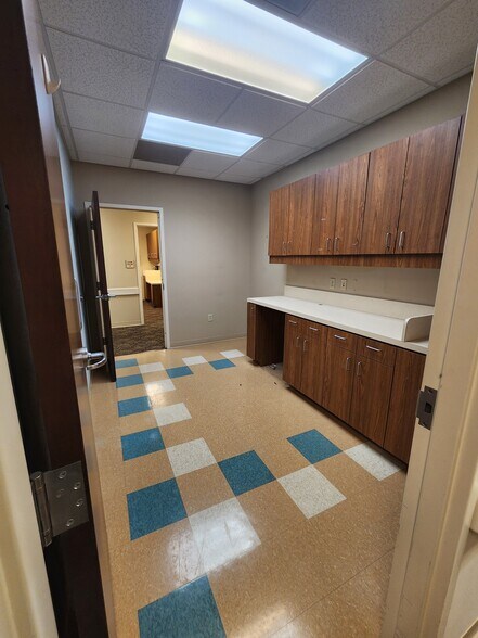 More Photos Of 8400 Northrun Medical Dr, Mechanicsville Office For Lease