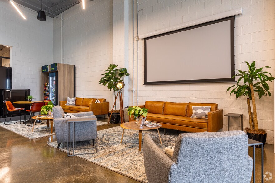 More Photos Of 1806 Summit Ave, Richmond Coworking Space